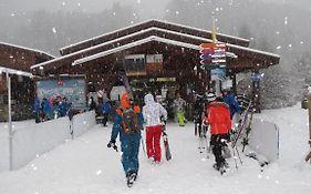Charmant Mobilhome A 2 Pas Remontes Ski Samoens